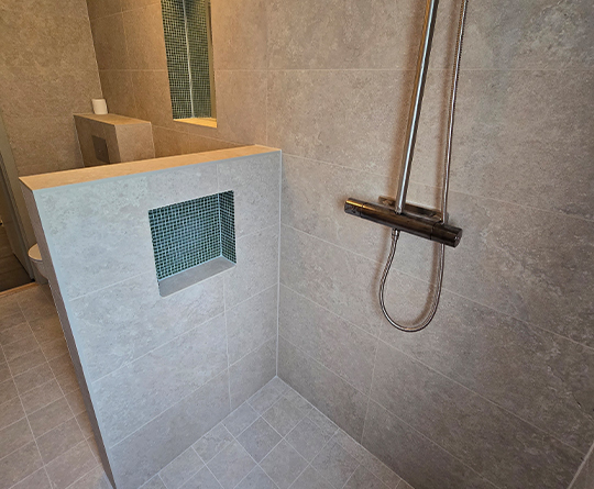 Snickare badrum Huddinge