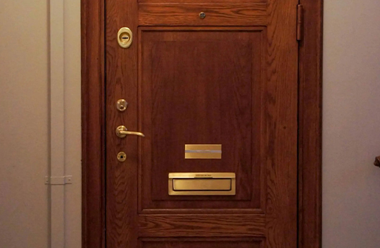 Säkerhetsdörrar ljudisolering lägenhet