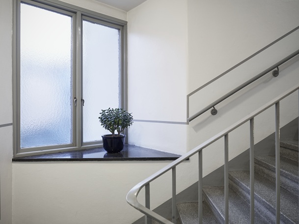 Trappstädning för dig som är representant för en bostadsrättsförening