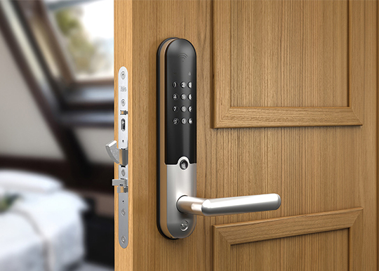 Installation av Yale Doorman av certifierad låssmed i Nyköping