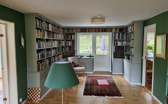 Platsbyggd bokhylla billig Stockholm